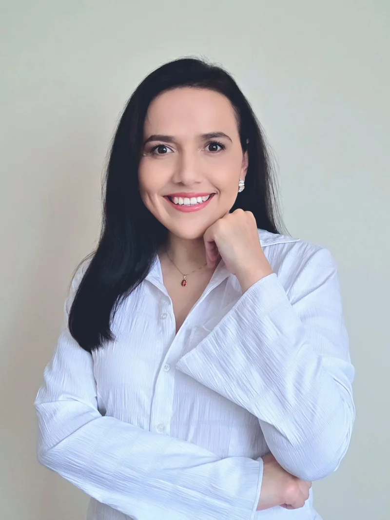 Adriana Cristina Rueda Sañudo — Terapeuta Holística y Autora, Bogotá Colombia